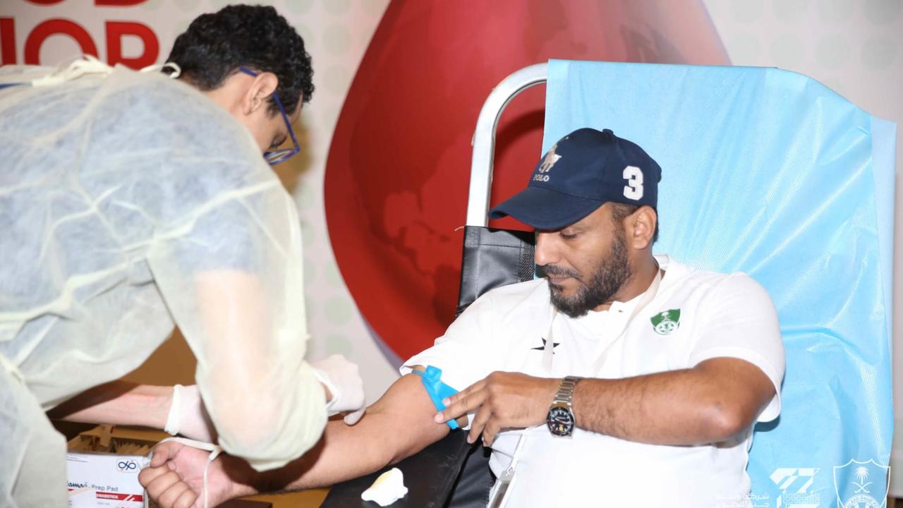 Al-Ahli Employees Contribute to the Blood Donation Campaign