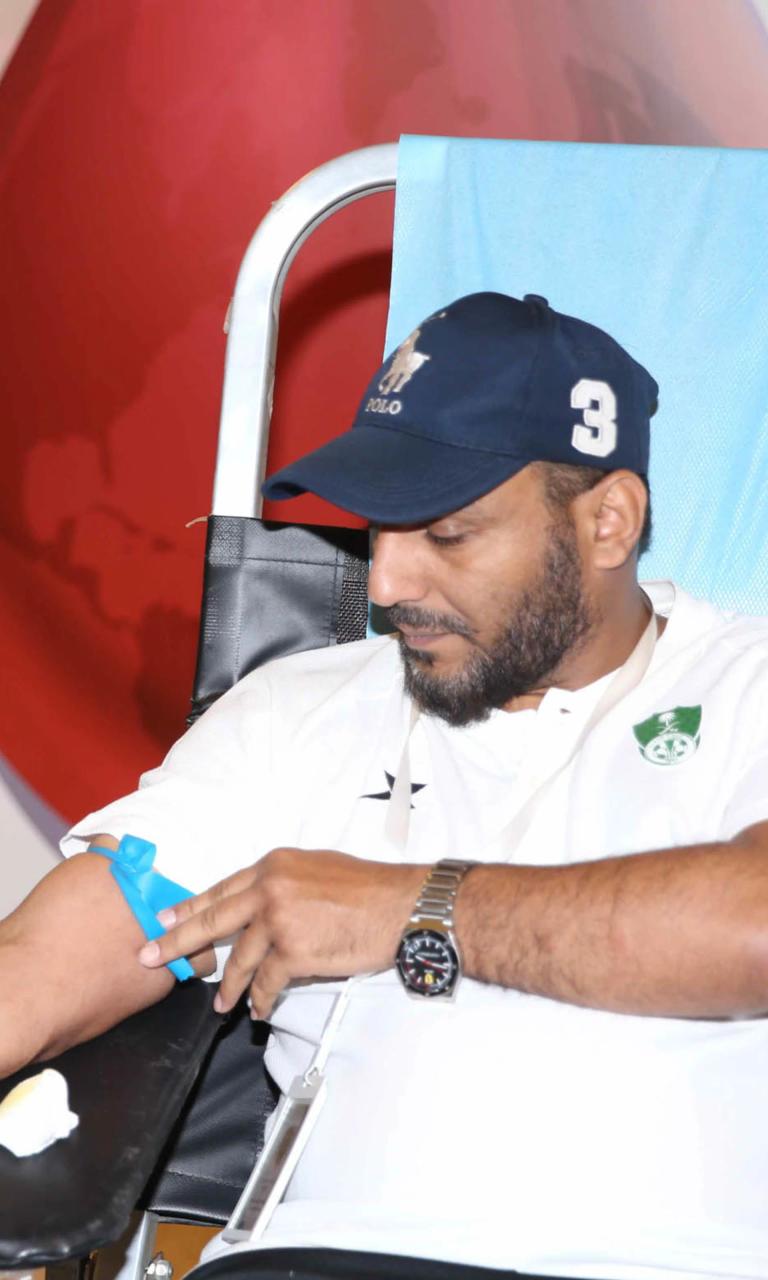 Al-Ahli Employees Contribute to the Blood Donation Campaign